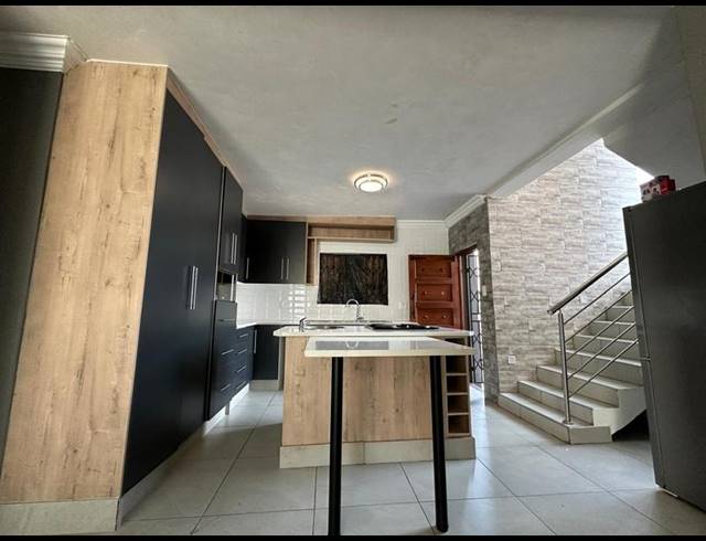 3 BEDROOM HOUSE FOR SALE IN THE ORCHARDS